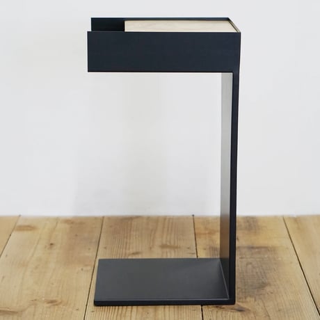 IRON + WOOD SIDE TABLE / ナチュラルモダン / 棚下にスマホやタブレットが置ける収納付サイドテーブル