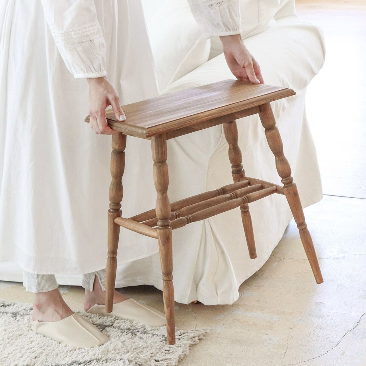 PINE WOOD SIDE TABLE / 天然木 パイン材を使ったサイドテーブル / ナチ