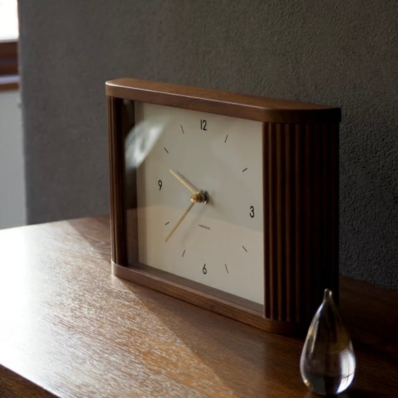 WOOD FRAME CLOCK / 上品な華やかさを備えたシックな佇まいの置き掛け