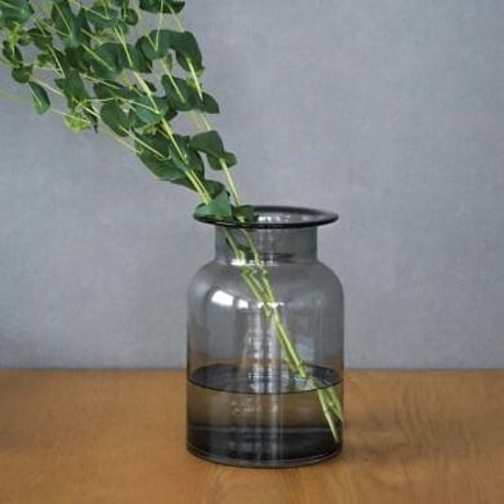広がるリムが特徴的なビッグサイズのガラスベース / AXCIS ワイドガラスベース / レウナ /花器 / 花瓶 / フラワーベース