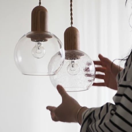 Kleff pendant light / ナチュラルで木目の美しいオーク材のミニマルキュートなペンダントライト / CL クリアガラス BU バブルガラス