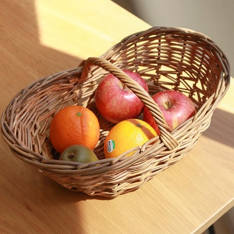 RATTAN RETRO HANDLE BASKET / 天然素材の皮付きラタンを贅沢に使用したラタンバスケット / ハンドル ローバスケット