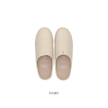 ルームスリッパ / PLUS / IVORY , DARK BROWN , BLACK / 足に柔らかくフィットする洗練されたスリッパ / room's  / ルームシューズ