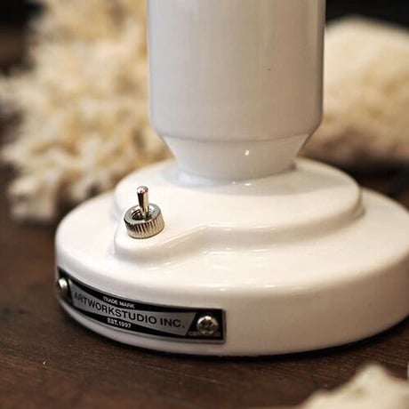 シンプルで明るいセラミック製の卓上ランプ / TABLE LAMP / Compass Stand  / ARTWORK STUDIO デスクランプ スタンドランプ / 電球選択
