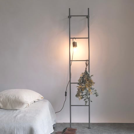 IRON LADDER HANGER / ラダー収納 / アンブレラスタンド / 立てかけるだけで壁が収納スペースに