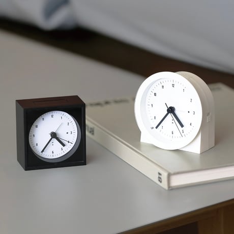 ARARM CLOCK / シンプルでありながら個性を引き立てるミニマルな電波時計 / ROUND ,  SQUARE