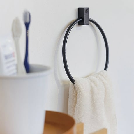 VOL TOWEL RING HOLDER / スタイリッシュでキュービックなハウスパーツ / IRON BLACK , BRASS / タオルリングホルダー アイアン