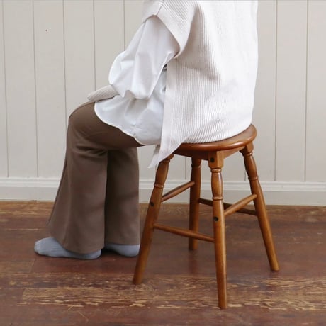WOOD STOOL / シックな佇まいの木製スツール / stool / 座面 Φ290 mm