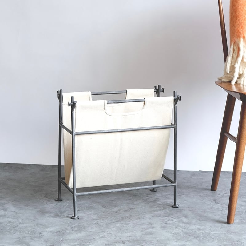 iron × canvas magazine rack / 汚れたら洗えるキャンバス生地のマガ