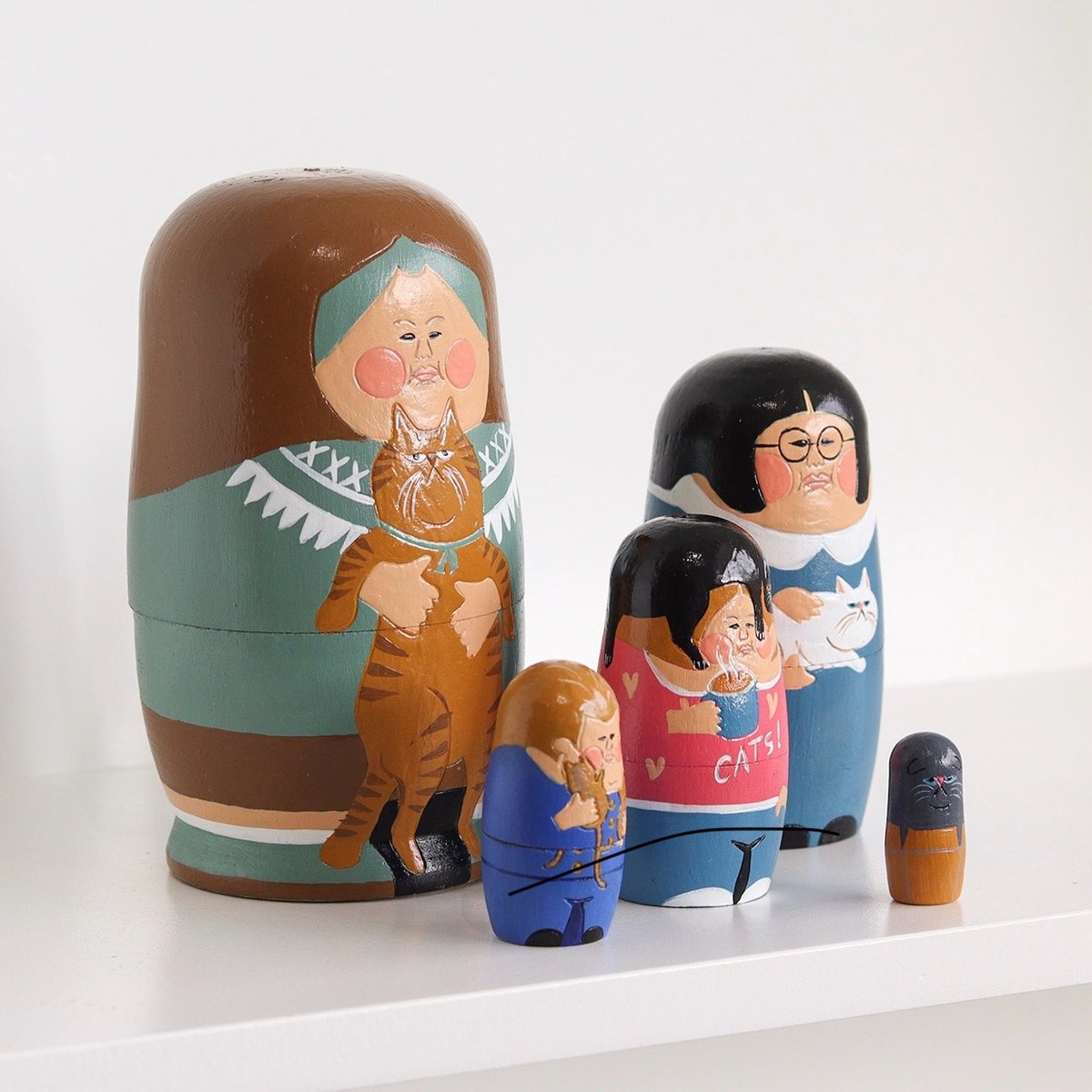 【値下げ】ショコラ工房　猫マトリョーシカ　チャイナローズ 値下げ】ショコラ工房 猫マトリョーシカ チャイナローズ 値下げ