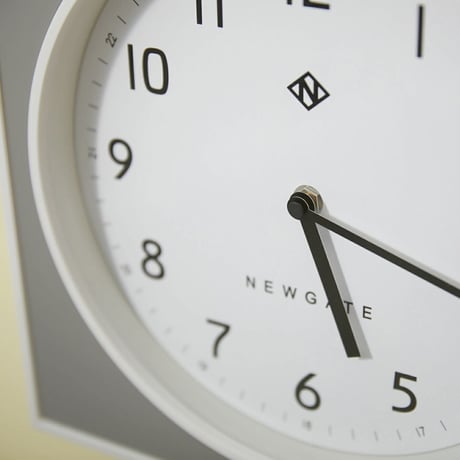 NEWGATE WALL CLOCK / 正方形 29×29cm / Burger&Chips / 壁掛け時計 / ウォールクロック / 北欧 モダン / ビンテージ / おしゃれ