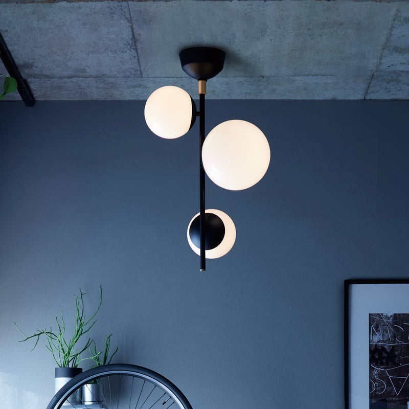 リビング照明 Bliss vertical 3-ceiling light / ガラスグローブを使用したシー