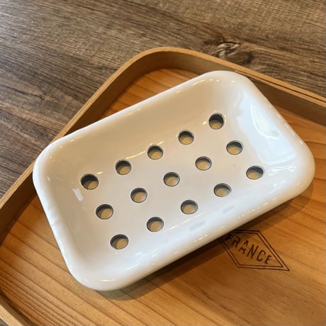 清潔感のある琺瑯製のソープディッシュ / エナメル ソープディッシュ / 石鹸置き / ENAMELED SOAP DISH DULTON