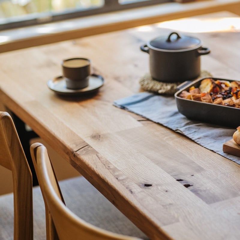 オーク無垢材のダイニングテーブル / 150cm / 180cmの2サイズ ダメージ