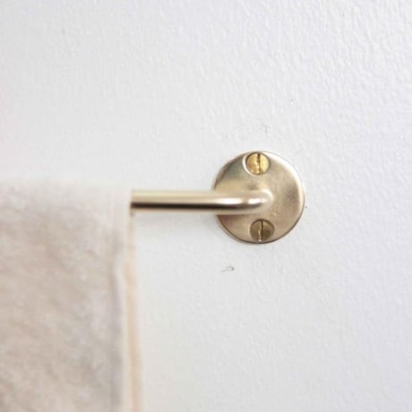 BRASS TOWEL HANGER / S ・ Lサイズ /日々使うごとに経年変化し落ち着いたやわらかい風合いになる真鍮素材のタオルハンガー