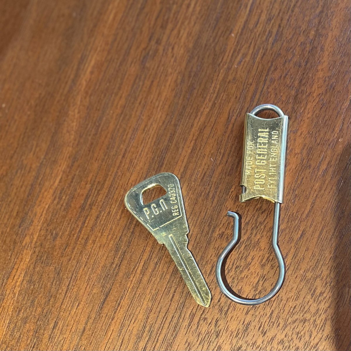 真鍮無垢　経年変化　vintage キーホルダー　米国　USA 真鍮無垢 経年変化 vintage キーホルダー 米国 USA - 小物