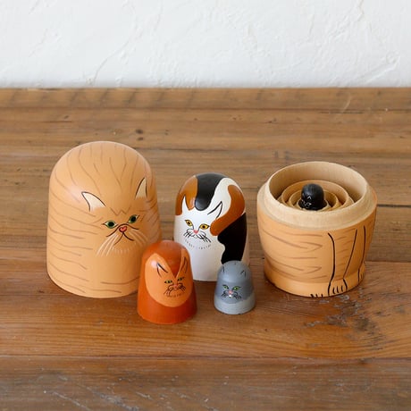 cat " matrioshka / 猫をモチーフにした木製のマトリョーシカ
