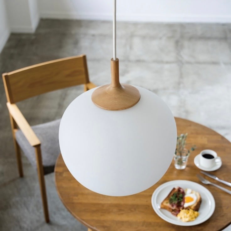 FROST WHITE PENDANT LIGHT / by Aune フロストホワイトの柔和