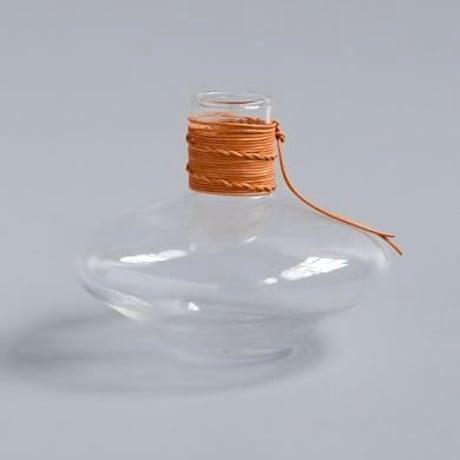 WIDE GRASS + LEATHER CORD VASE / 革紐のアクセントとガラスの組み合わせが上質なガラスベース / CLEAR , GRAY
