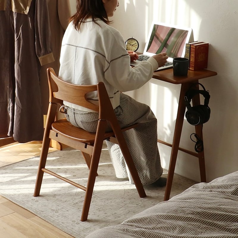FOLDING WOOD CHAIR / シンプルでコンパクトな飴色が美しい天然木の