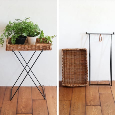 RATTAN × IRON TRAY STAND / THE AROROG / アラログ サイドテーブルとしても使えるスタンド付きトレイ。