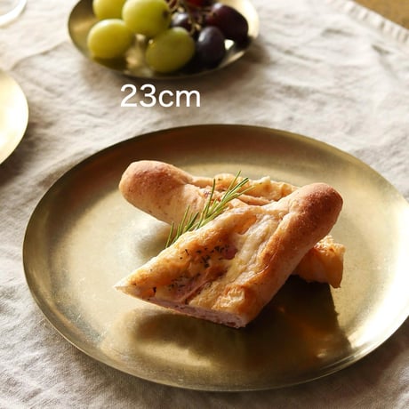 ROUND PLATE GOLD / ステンレス素材の特別感のあるゴールドプレート / サイズ : φ13cm , 17cm , 23cm , 30cm