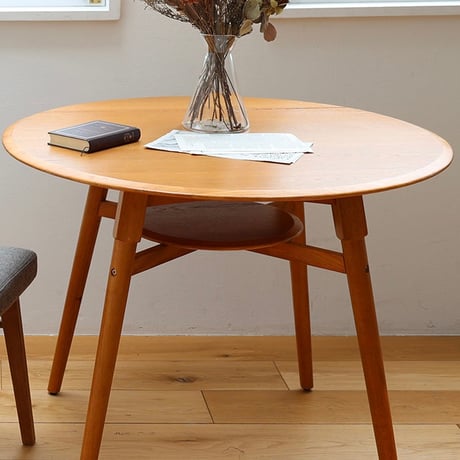 Dining Table 900 / ROUND TABLE / 空間を広く見せる 円形天板のダイニングテーブル / ラウンドテーブル / BROWN