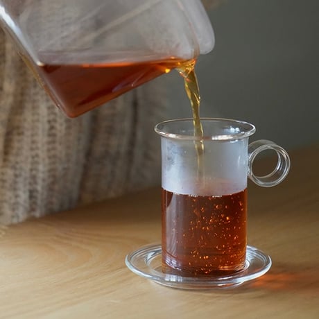 LAPI CUP & SAUCER TALL / 北欧ヴィンテージからインスピレーションを受けて、端正かつ実用性の高いデザインのカップ&ソーサー