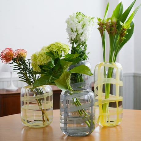 SUMU GRASS VASE / Mサイズ / 北欧の霧景色を思わせるような淡いカラーリングのビッグガラスベース / YELLOW , GRAY