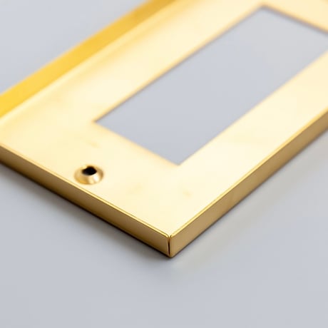 SWITCH PLATE / シンプルで美しい質感のコンセントプレート / STAINLESS , BRASS