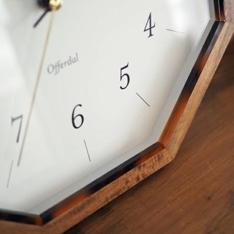 Ahtee wall clock . / 八角形 ウォールクロック / 掛け時計 / スイープムーブメントクロック / 無音 静音 / INTERFORM