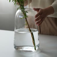 シンプルだけど愛らしい丸みを帯びたフォルムが特徴的なフラワーベース / DOMU ガラスベース / S , M , Lサイズ /
