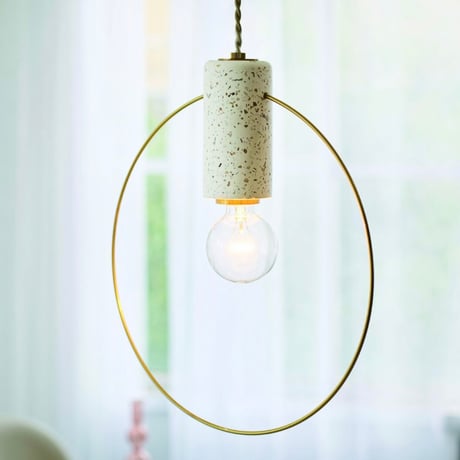 PENDANT LIGHT / 素材感のある石と華奢なゴールドリングを組み合わせたアイコニックなペンダントライト / E17 LED電球 / Orsay