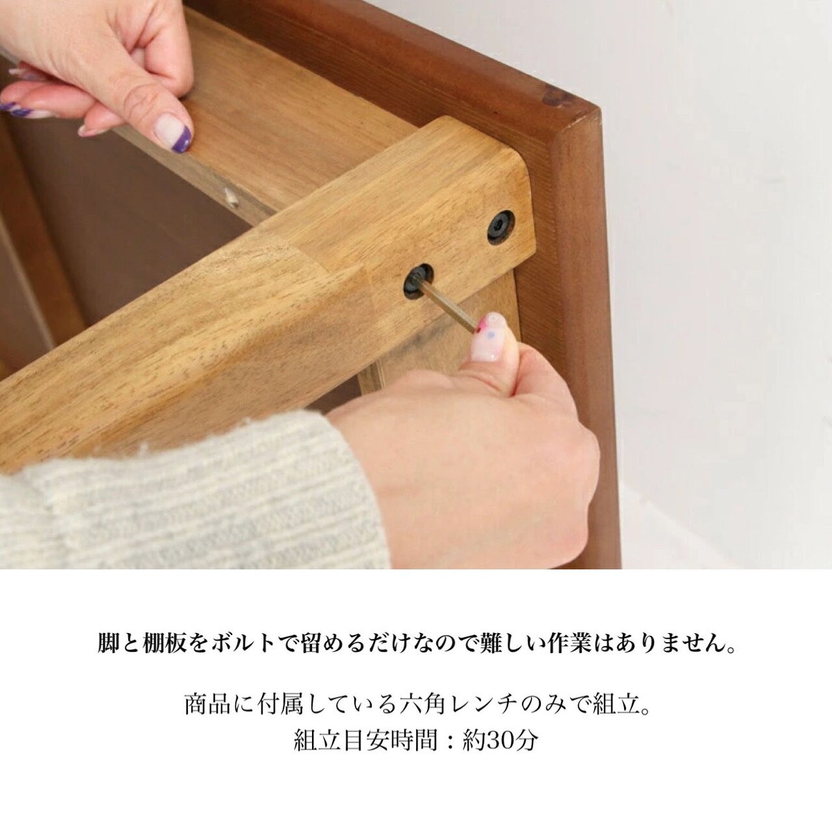 木目が美しい横幅120cm 4人掛けダイニングテーブル / カフェ 木目が美しい横幅120cm 4人掛けダイニングテーブル / カフェ