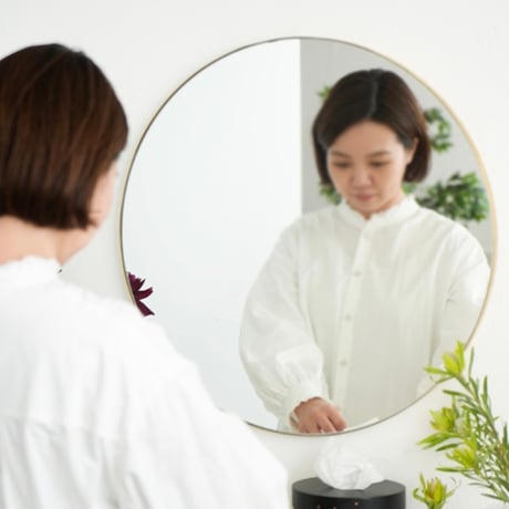 BRASS ROUND MIRROR 600 / 上質さをプラスして空間全体の完成度を上げてくれる真鍮ミラー / φ60cm