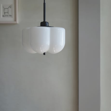 PENDANT LIGHT 60 / 150 / 優雅で上品なフォルムが目を惹くガラスペンダント照明 / LED電球 選択 / GOLD , BLACK / Flora