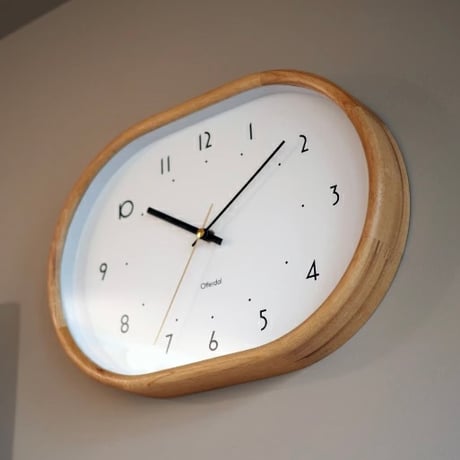 Mutka wall clock / 人気の北欧テイストやナチュラルスタイルのコーディネートに合わせやすいデザイン / 掛け時計 時計 壁時計 / ウォールクロック 北欧 / リビングダイニング