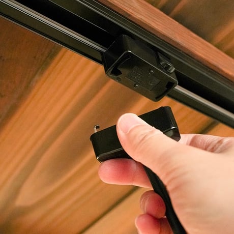BLACK DUCT RAIL PLUG / 黒色のダクトレールにお勧め 引掛シーリングからダクトレールに変換プラグ / ペンダントライト