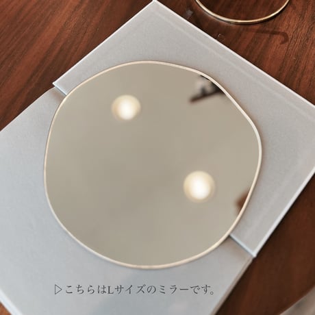 インテリアに映える 割れない スタンドミラー / BRASS STAND MIRROR / ブラススタンドミラー / Sサイズ , Lサイズ / リビング 洗面所 玄関 寝室 /  in bloom
