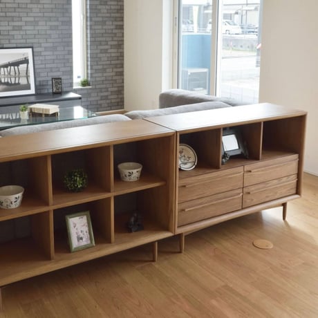 OAK WOOD LIVING BOARD / 美しい木の表情を味わえる 空間へ圧迫感を与えないリビングボード / チェスト
