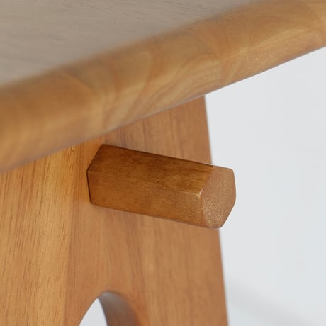 SMART DESK / シンプルでコンパクトな飴色が美しい天然木のスタイリッシュデスク / スペパ ブラウン