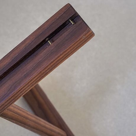 シンプルな構造ながら安定感のある木製ランプスタンド Stod lamp  Stand / フロアランプ / デスクライト  by AXCIS  /  フロアランプ