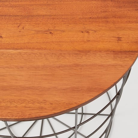 IRON × WOOD basket TABLE / ペットの隠れ家にもなるアイアンのバスケット テーブル