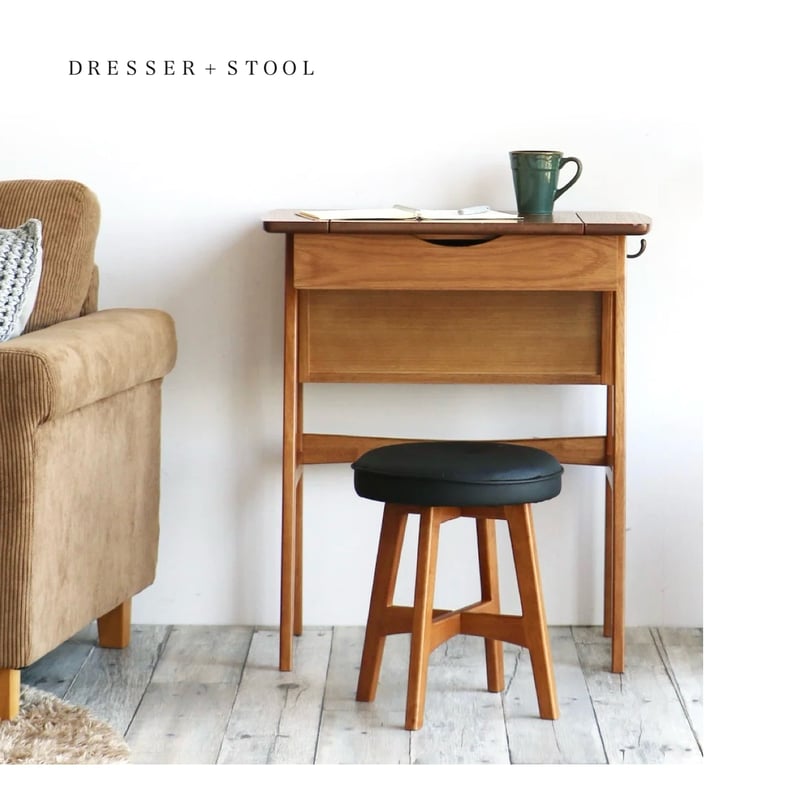 Dresser + Stool / オークの美しい木目のデスクにもなる