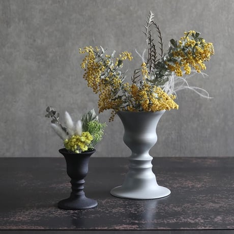 Montote classic Flower vase / よく眺めてみると、２人の向かい合った人物の横顔が浮かび上がる花瓶 / フラワーベース