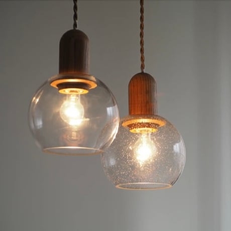 Kleff pendant light / ナチュラルで木目の美しいオーク材のミニマルキュートなペンダントライト / CL クリアガラス BU バブルガラス