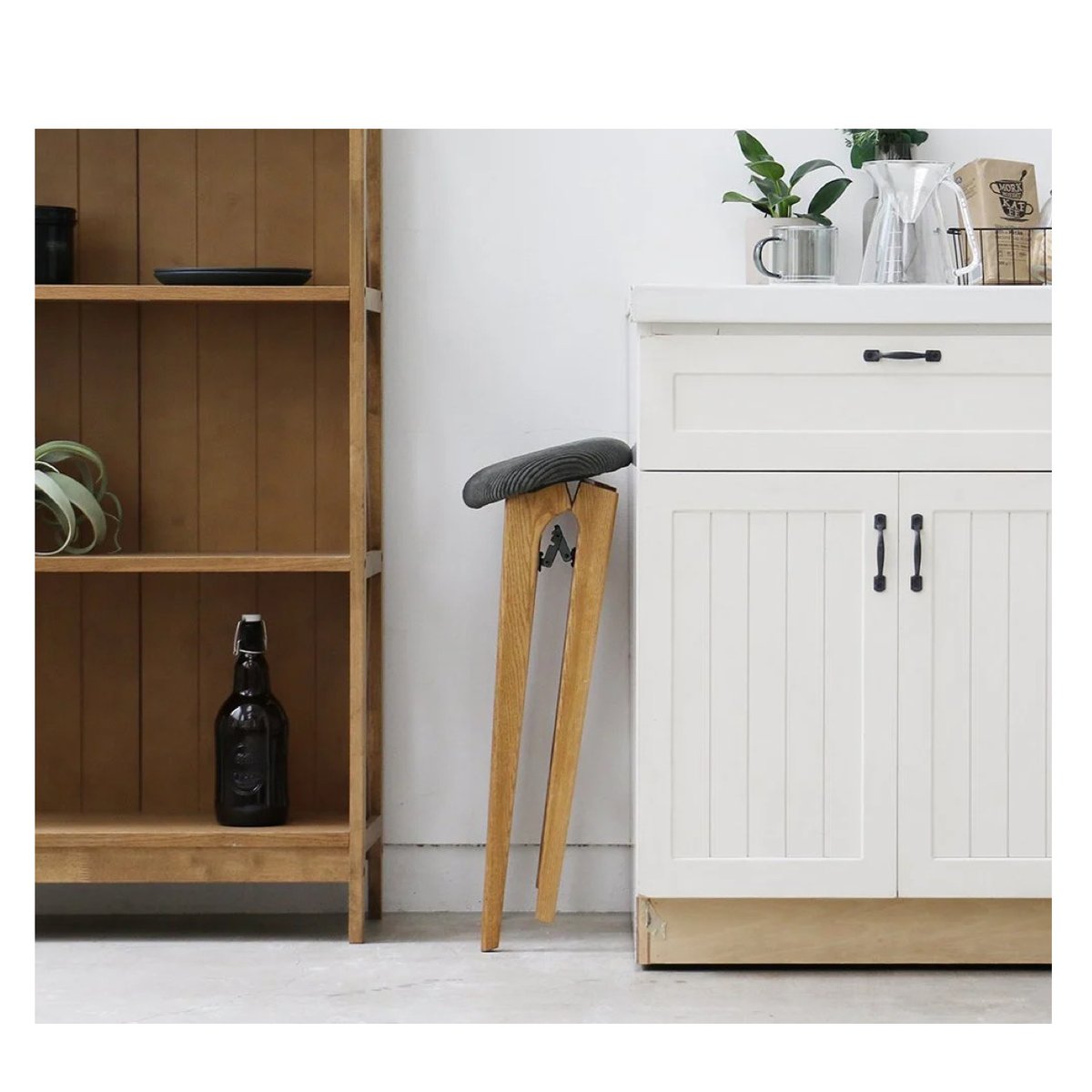 ドルフハイスツール Folding Stool / アッシュ無垢材のフォールディングハイスツール