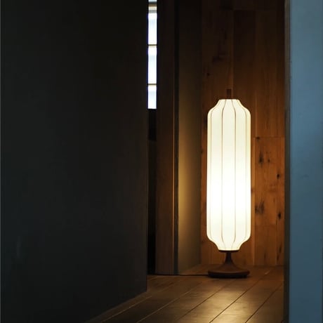 floor lamp Columna / 上品な佇まいが和モダンな雰囲気を盛り上げるフロアランプ / LED電球