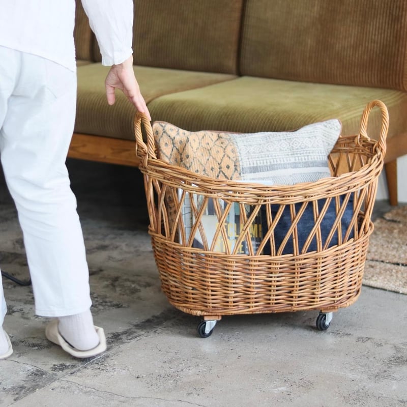 RATTAN BASKET + CASTER / キャスターが付いた大きなハンドル