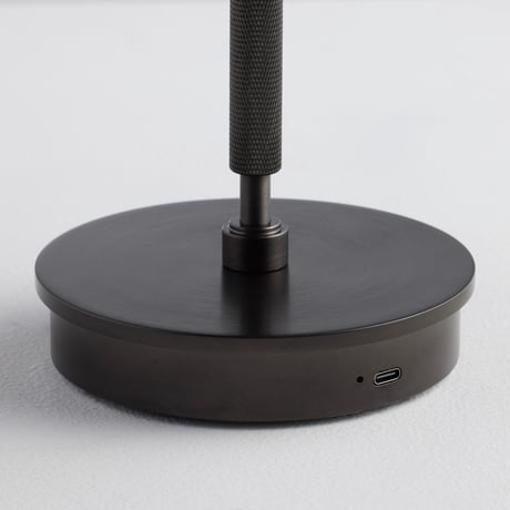 Nocturne LED-table lamp / アクリル - メッシュ - ガラスの3重奏が織り成す光の陰影は繊細で美しく優しく静かに佇むような柔らかな明かりを灯す / テーブルランプ